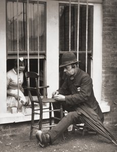 ケイニーピエロ、「ロンドンのストリートライフ」、J。トムソン、アドルフスミス作、1877年 作： John Thomson